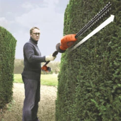 Black & Decker BLACK+DECKER 18V Heggenschaar GTC1843L20 Op Steel 43cm Incl. 2.0 Ah Accu -Gardena Verkoop 123 2230