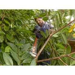 Black & Decker BLACK+DECKER Elektrische Heggenschaar BEHTS451-QS 8 Black & Decker BLACK+DECKER Elektrische Heggenschaar BEHTS451-QS -Gardena Verkoop 123 2279