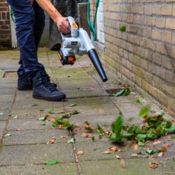 Batavia Multifunctionele Blazer 18 Volt (zonder Accu) 12 Batavia Multifunctionele Blazer 18 Volt (zonder Accu) -Gardena Verkoop 123 2331