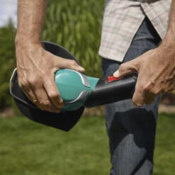 Bosch Elektrische Trimmer ART 24 - 400W 24cm -Gardena Verkoop 123 2455