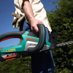Bosch 36V Heggenschaar AdvancedHedgeCut 65cm (Incl. 2.0Ah Accu + Lader) -Gardena Verkoop 123 2937