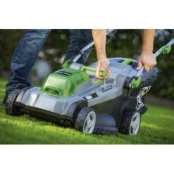 LUX 20V Accu Grasmaaier 37cm Incl. 2 Accu's 4,0Ah + Lader 21 LUX 20V Accu Grasmaaier 37cm Incl. 2 Accu's 4,0Ah + Lader -Gardena Verkoop 123 2999