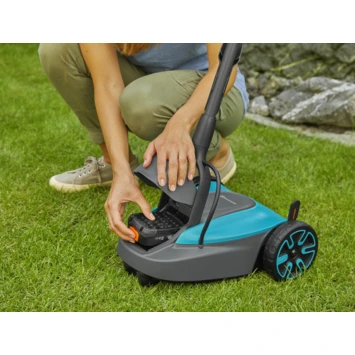 Gardena 18V Grasmaaier HandyMower 22cm Incl. 2,5Ah Accu + Lader 10 Gardena 18V Grasmaaier HandyMower 22cm Incl. 2,5Ah Accu + Lader - Afbeelding 8